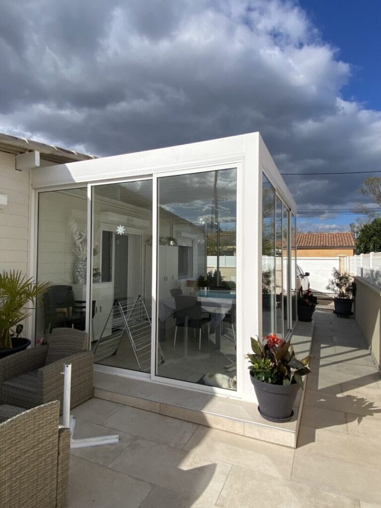 Pergola blanche