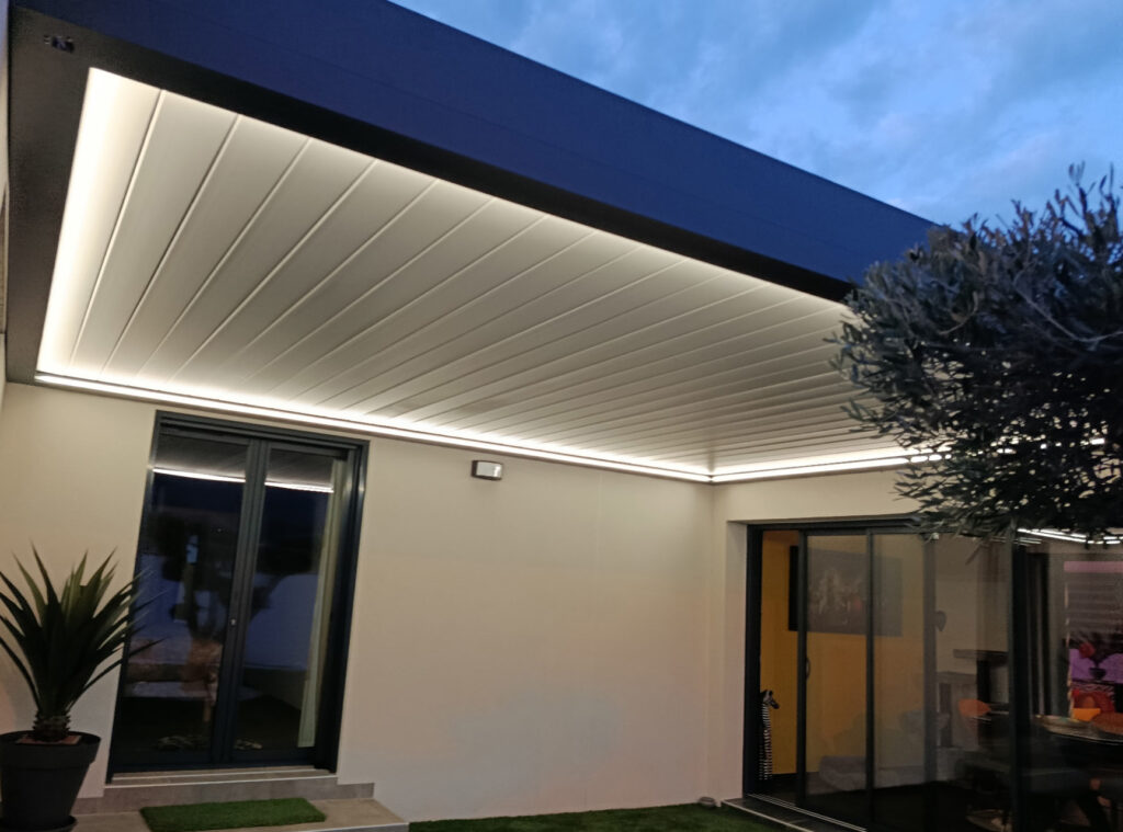 Pergola alu éclairée